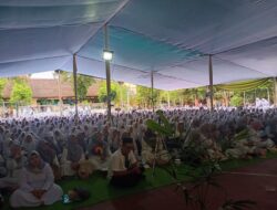 Ribuan Masyarakat Tuban Hadiri Gema Sholawat dan Ceramah Dr. KH. Tamam Syaifuddin Bersama  Music Java Religi Al Fatimah