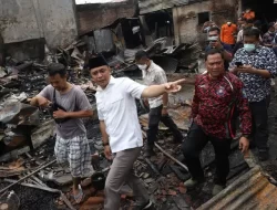 Pemkot Surabaya bantu korban kebakaran di Tegalsari