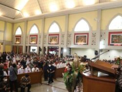 Safari Natal ke Gereja-Gereja, Kehadiran Gubernur Jawa Tengah Ganjar Pranowo Disambut Antusias