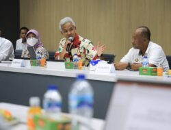 Ganjar Umumkan Penetapan UMK Jawa Tengah, Kota Semarang Tertinggi
